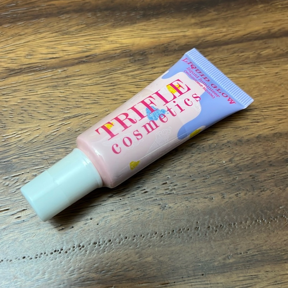 Trifle Cosmetics Liquid Glow Liquid Luminizer New and Sealed